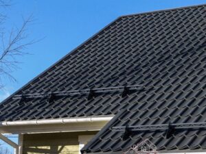 Снегозадержатель для защиты (удержание и торможение пласта снега)